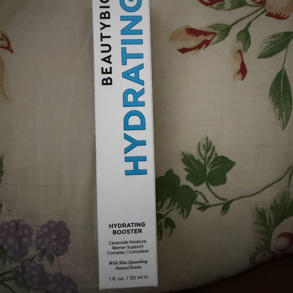 BeautyBio Hydrating Booster - White and Blue